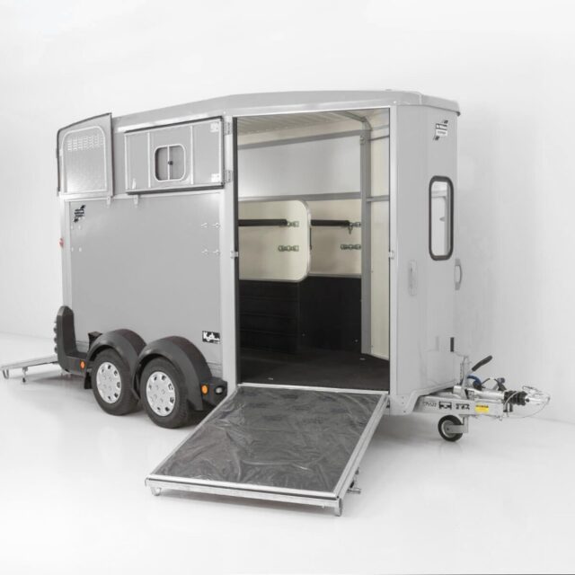 Ifor Williams Pferdeanhänger HB511-silber-Frontausstieg