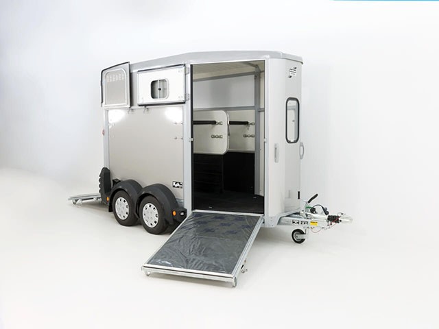 Ifor Williams Pferdeanhänger HB506-Frontausstieg-Klappenkombi-silber