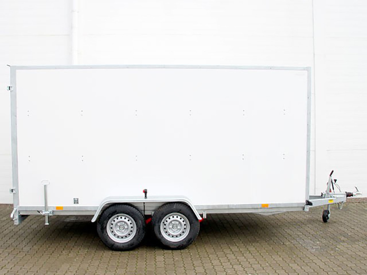 Blyss Kofferanhänger 200x400cm Höhe:190cm 2,7t, 100km/h, Rampe, SW – Bild 3