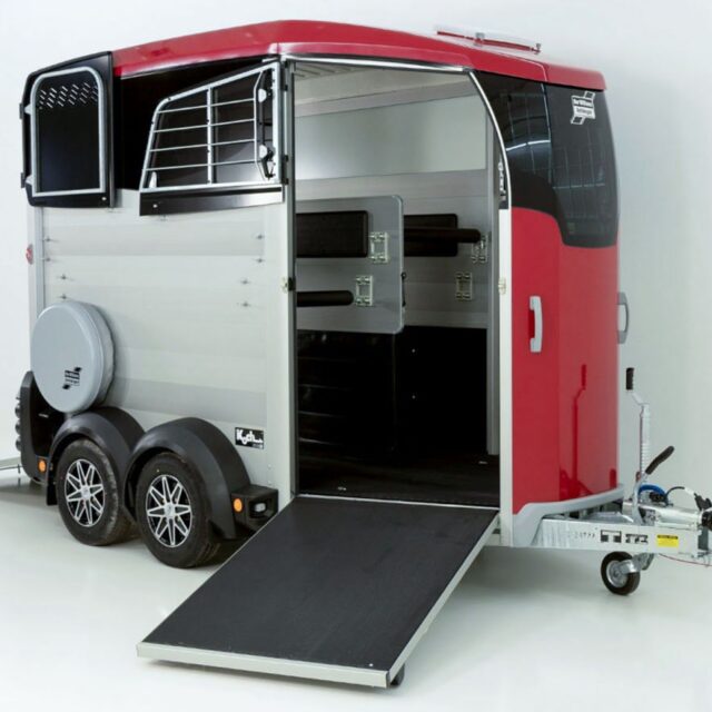 Ifor Williams Pferdeanhänger HBX 506-Frontausstieg -rot