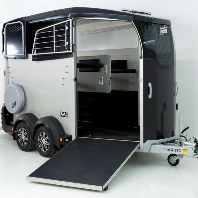 Ifor Williams Pferdeanhänger HBX 506-Frontausstieg -schwarz