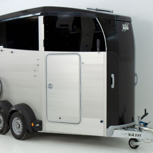 Ifor Williams Pferdeanhänger HBX 506-Sattelkammer -schwarz