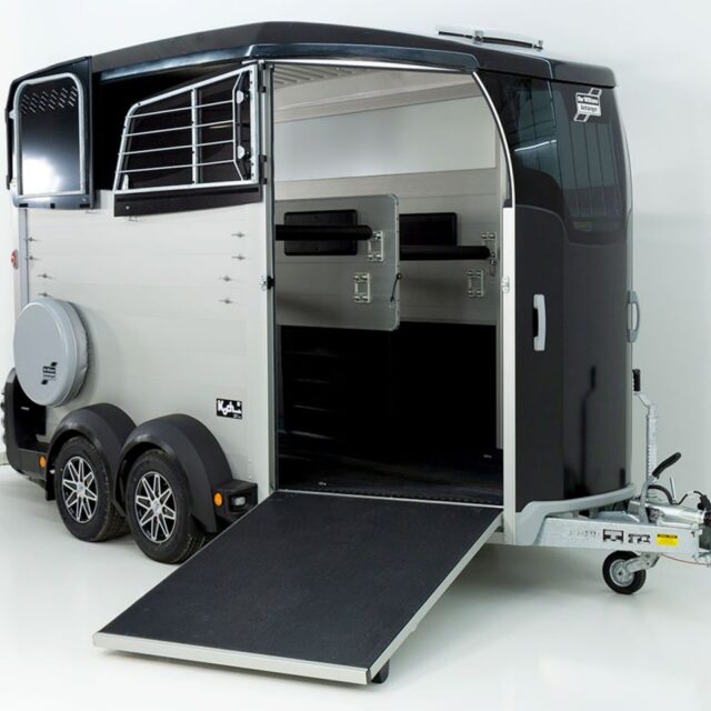 Ifor Williams Pferdeanhänger HBX 511-Frontausstieg -schwarz