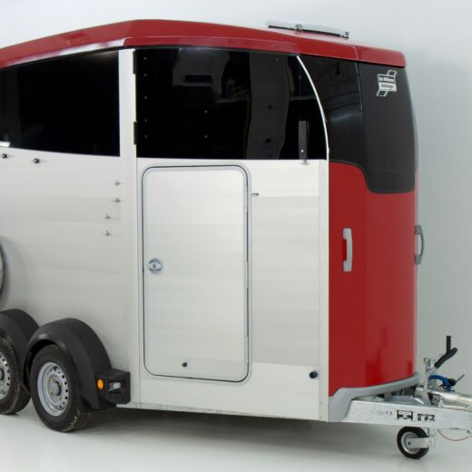 Ifor Williams Pferdeanhänger HBX 511-Sattelkammer -rot