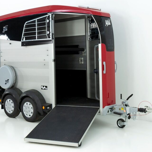 Ifor Williams Pferdeanhänger HBX 403-Frontausstieg -rot
