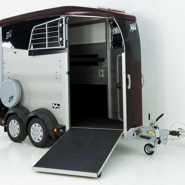 Ifor Williams Pferdeanhänger HBX 403-Frontausstieg -schwarz