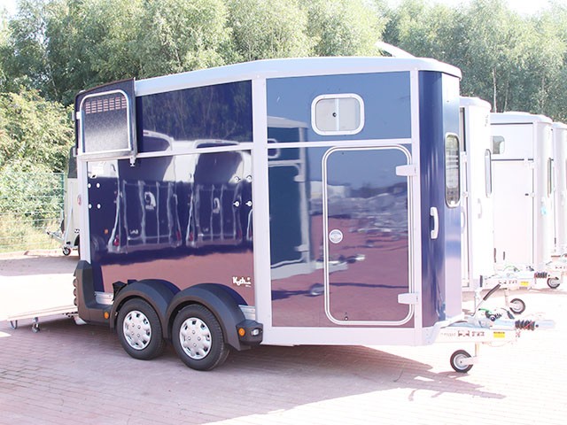 Ifor Williams Pferdeanhänger HB511-Sattelkammer-blau