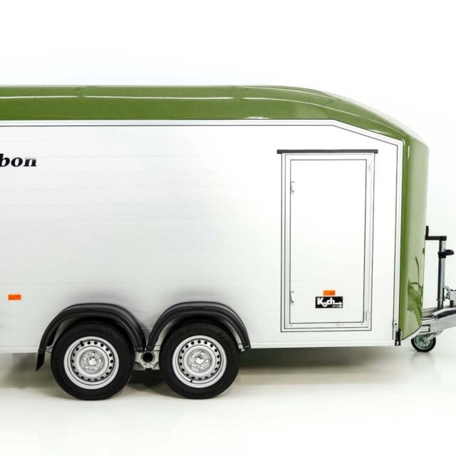 Debon Kofferanhänger Roadster C700 179×378 Höhe:201cm 2,6t, Alu, Polybug, Tür, olivgrün