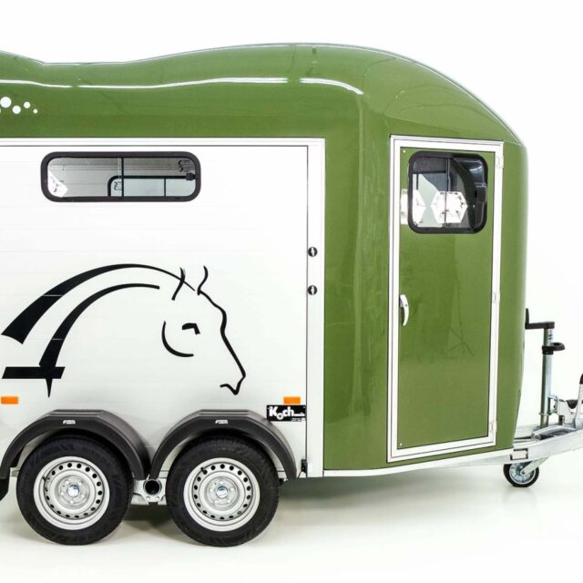 Cheval Liberte Pferdeanhänger GOLD 3, Pullman 2, Sattelkammer, olivgrün