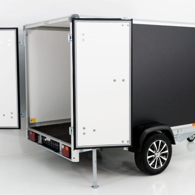Variant Kofferanhänger Black Edition 148x258cm H:157 1,35t