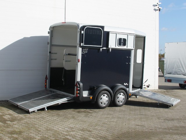 Ifor Williams Pferdeanhänger HB511-Heckklappen-Türkombination-schwarz