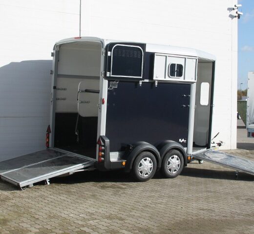 Ifor Williams Pferdeanhänger HB511-Heckklappen-Türkombination-schwarz